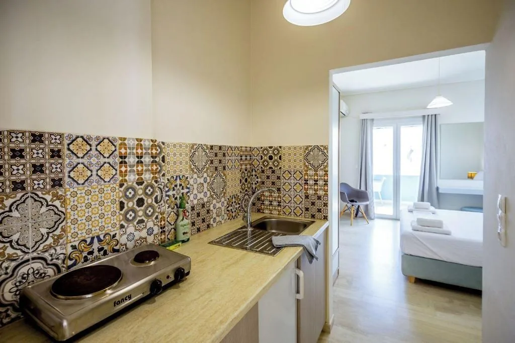 Room, Blue Horizon Studios, Zante