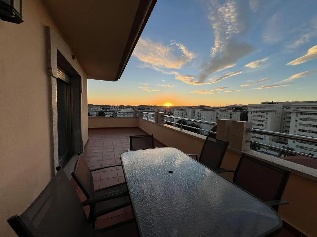 APARTMENT TWO BEDROOMS WITH TERRACE Room, Mediterraneo Real, Costa Del Sol