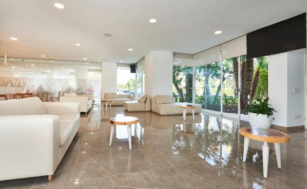 Lobby, Globales Cala Bona, Majorca