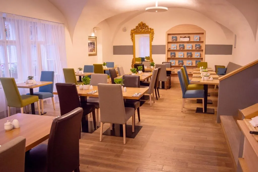 Restaurant, Hotel Golden Key Prague, Prague