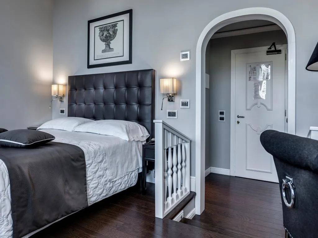 DOUBLE SUPERIOR Room, Roma, Florence