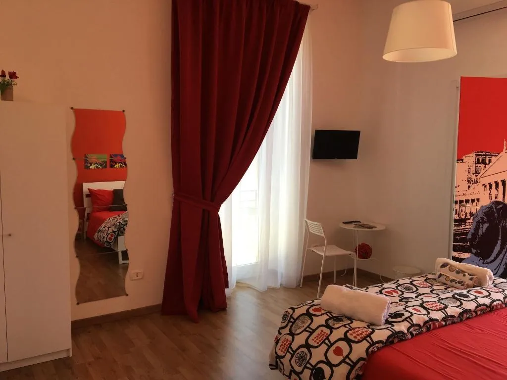 Room, B&B Tarumbò, Naples