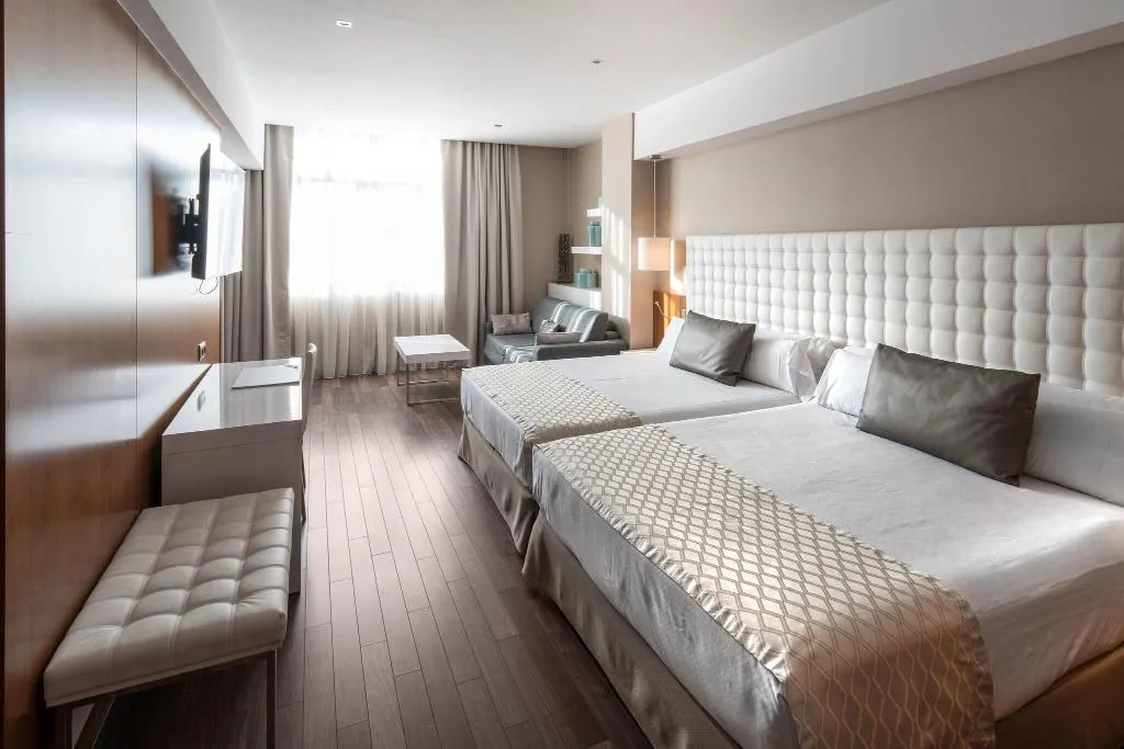 FAMILY ROOM CAPACITY 2 Room, Catalonia Ramblas, Barcelona