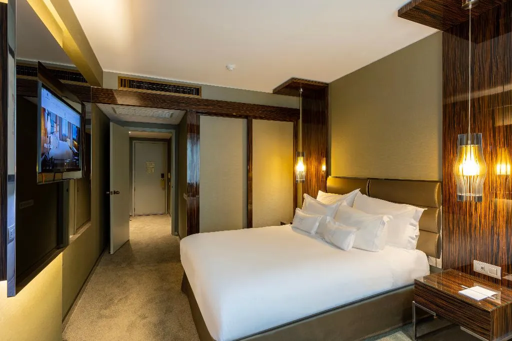 SINGLE DELUXE PREMIER Room, Altis Grand Hotel, Lisbon