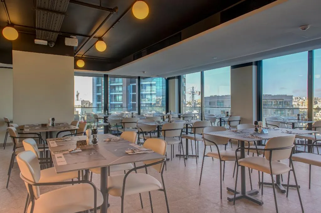 Restaurant, Noru Hotel, Malta
