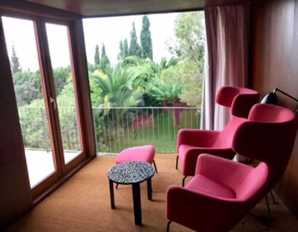 Room, Mont-Sant, Valencia