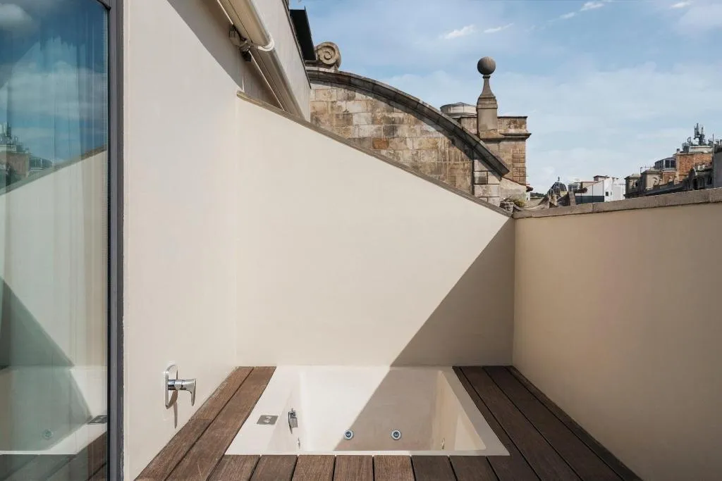 SUITE CITY VIEW KING BED Room, Bagues, Barcelona