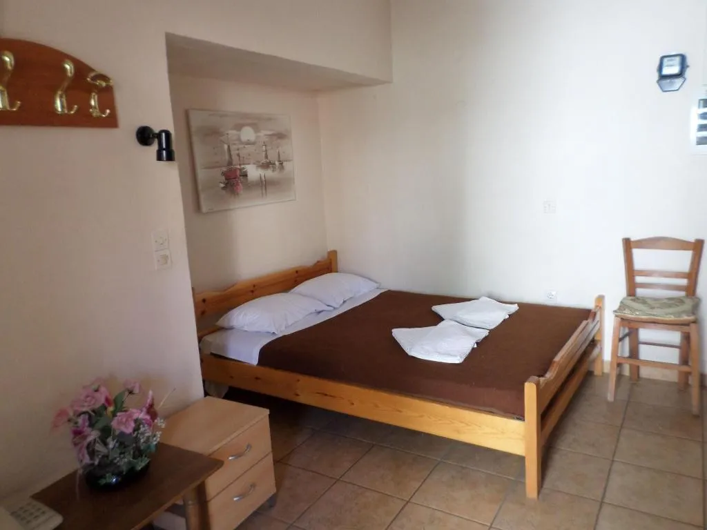 Room, Tina Economy Hotel, Crete