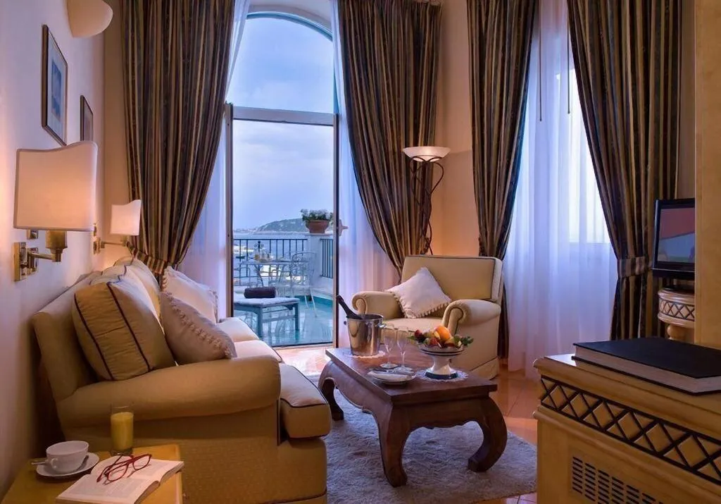 SUITE LUXURY SEA VIEW Room, Miramare e Castello, Naples