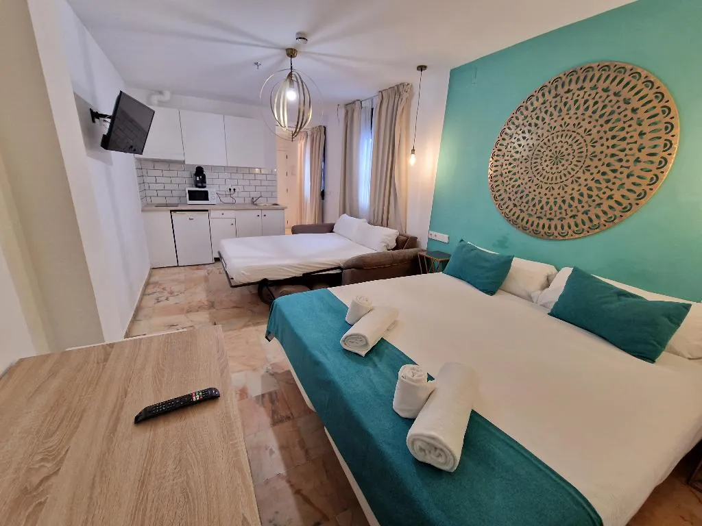 STUDIO CAPACITY 4 Room, Hotel y Apartamentos Doña Lola, Seville