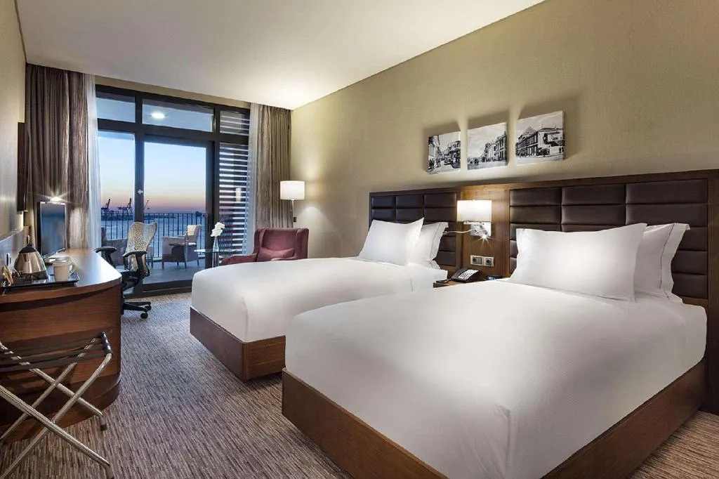 TWIN SEA VIEW Room, Hilton Garden Inn Izmir Bayrakli, Izmir