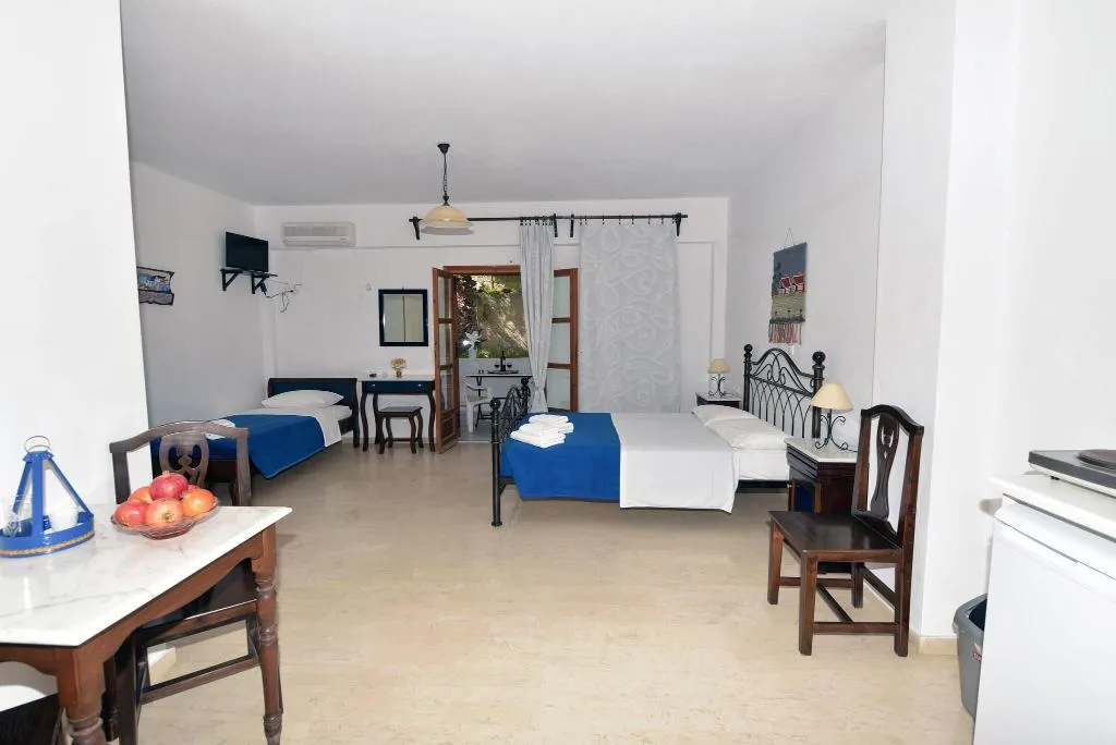 STUDIO WITH DOUBLE BED Room, Sunflower ApartHotel, Santorini