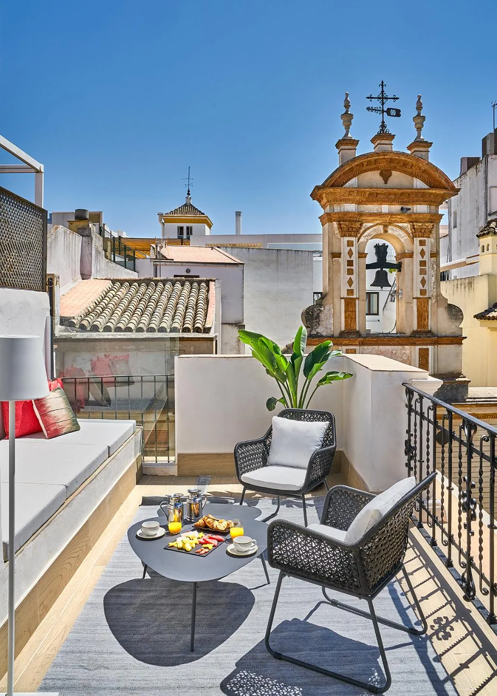 JUNIOR SUITE STANDARD Room, Vincci Molviedro Suites Apartments, Seville