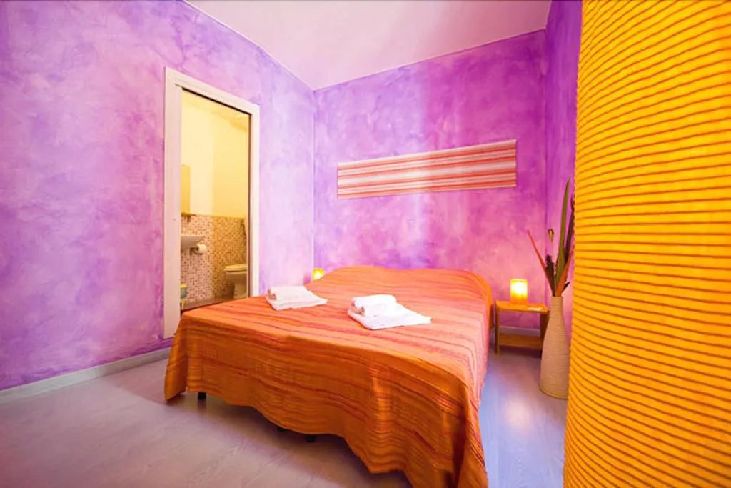 Room, Matlis, Alghero