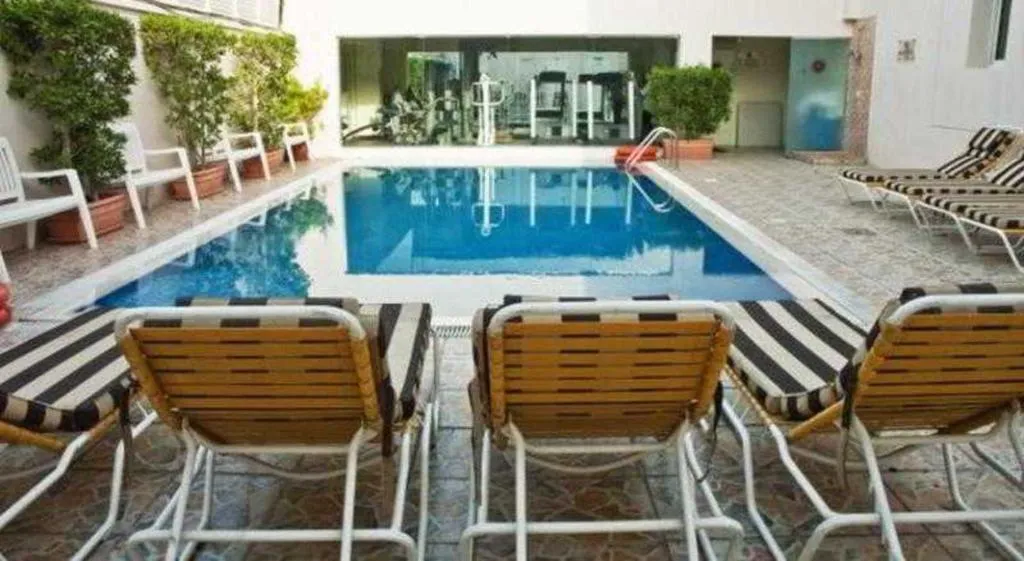 Pool, Regent Beach Resort Jumeirah, Dubai