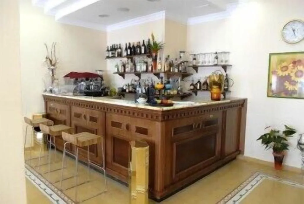Bar, Paradiso Delle Madonie, Palermo