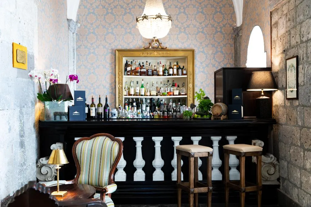 Bar, Grand Hotel Cocumella, Naples