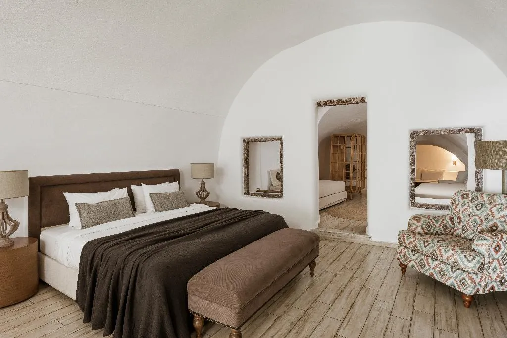 SUITE STANDARD Room, Aqua Luxury Suites, Santorini