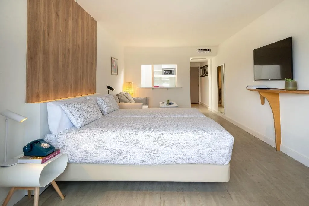 JUNIOR SUITE SEA VIEW Room, Innside Wave Calvia, Majorca