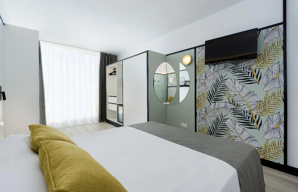FAMILY ROOM STANDARD Room, Medplaya Calypso, Costa Dorada