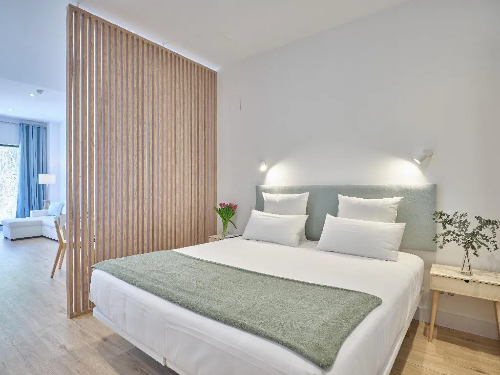 SUITE KING SIZE BED Room, Paseo Suites Hotel, Madrid