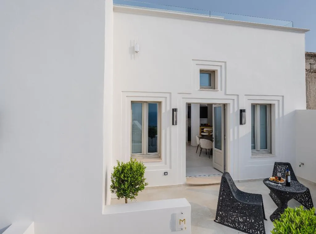 JUNIOR SUITE EXECUTIVE KING BED Room, La Madeleine Oia, Santorini