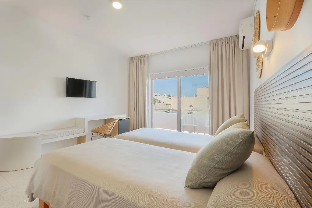TWIN STANDARD Room, Azuline Hotel Mediterraneo, Ibiza