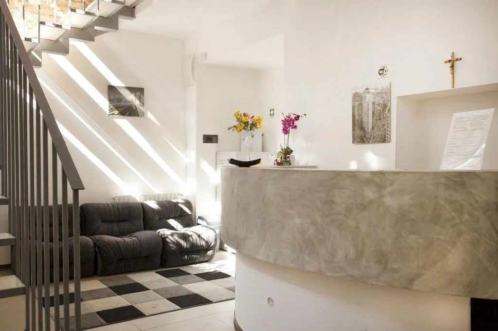 Lobby, Poma, Milan