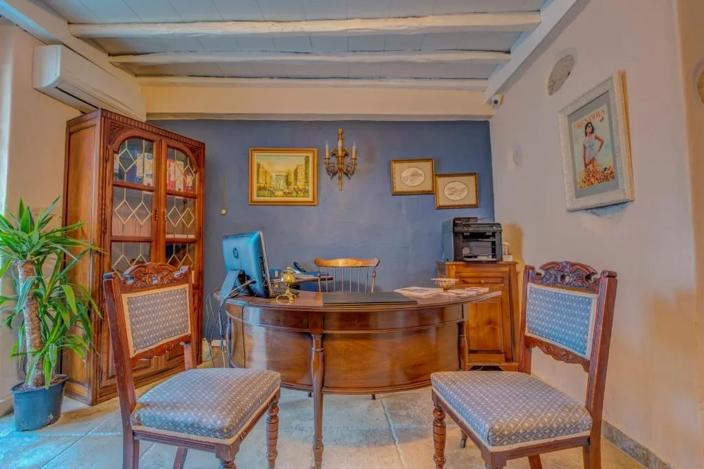 Lobby, Erendira Hotel, Izmir