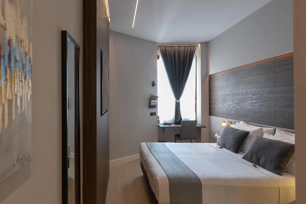 Double or Twin STANDARD Room, AH - Duomo Essence, Milan