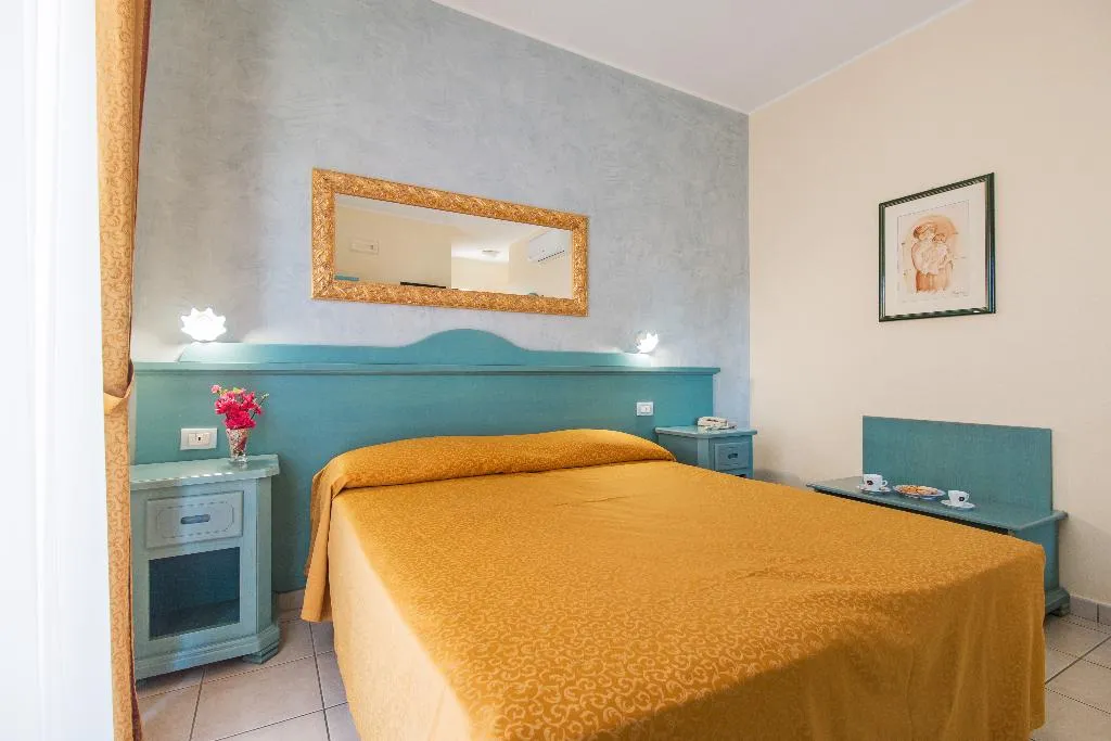 QUADRUPLE STANDARD Room, Hotel San Francisco, Olbia