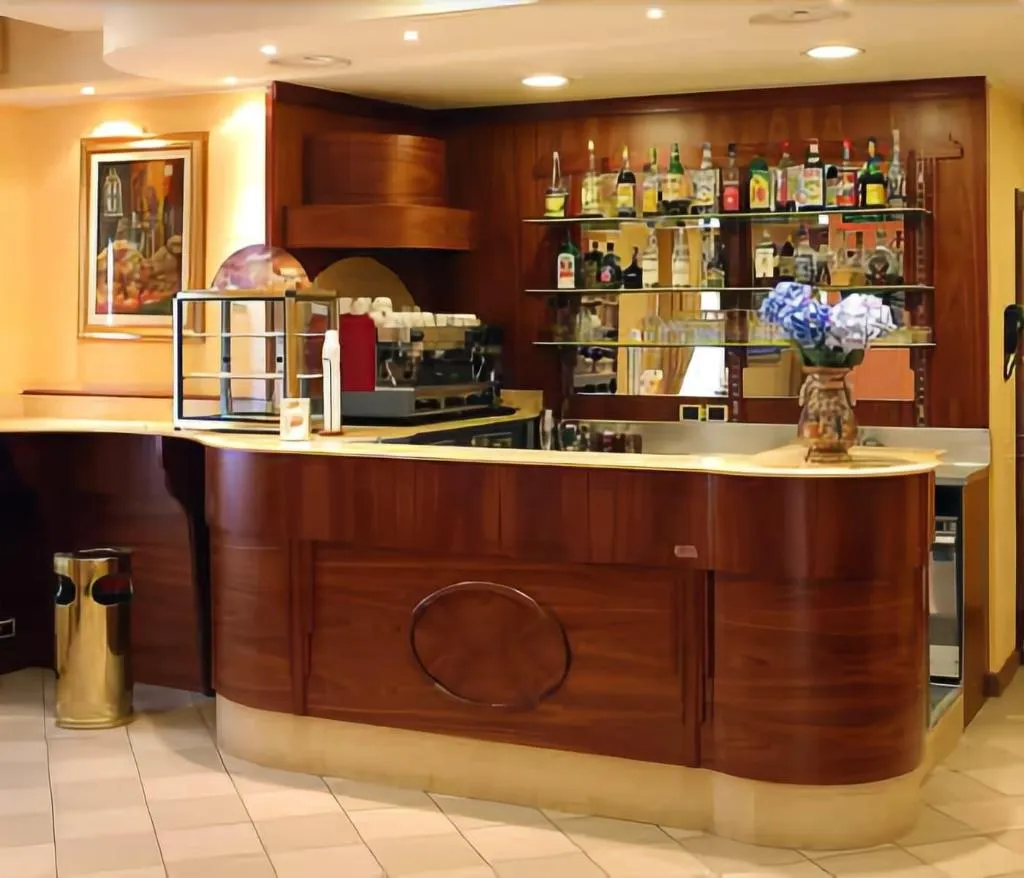 Bar, Hotel York, Milan