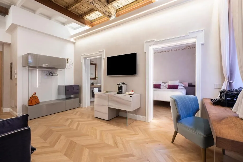 SUITE CAPACITY 3 Room, Poesis Experience Hotel, Rome
