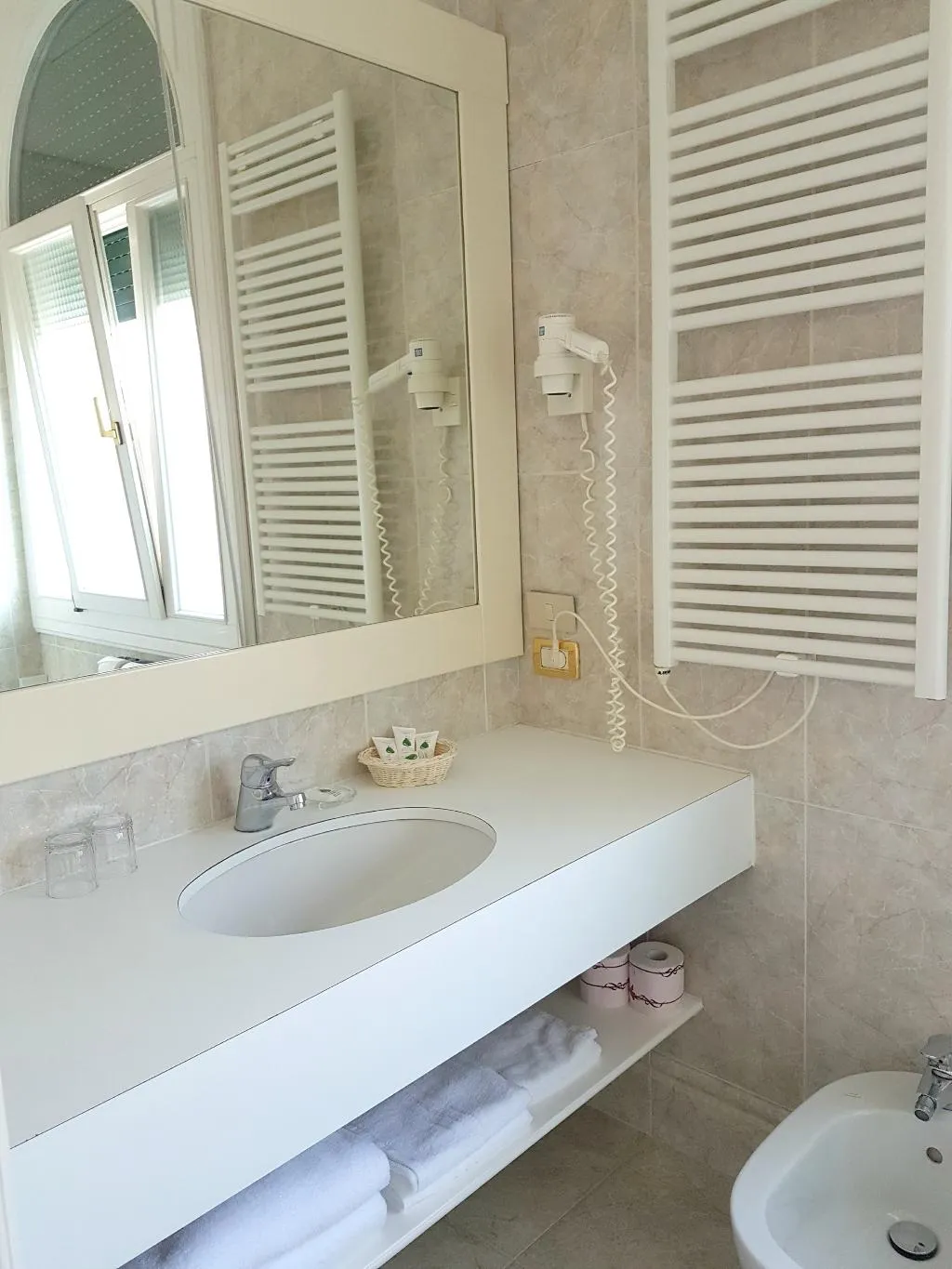 Room, Hotel Biasutti, Venice