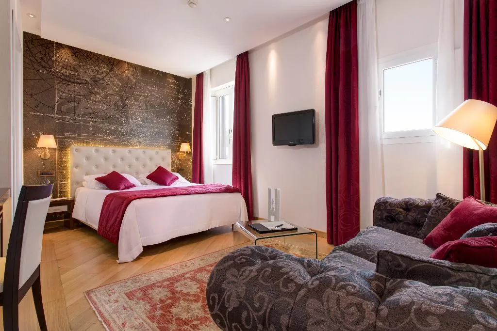 Double or Twin SUPERIOR Room, Nazionale, Rome