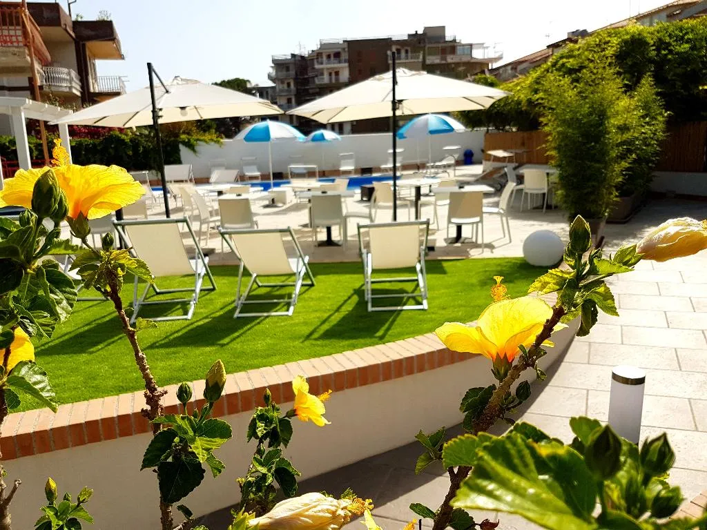 Pool, Hotel Alexander, Catania