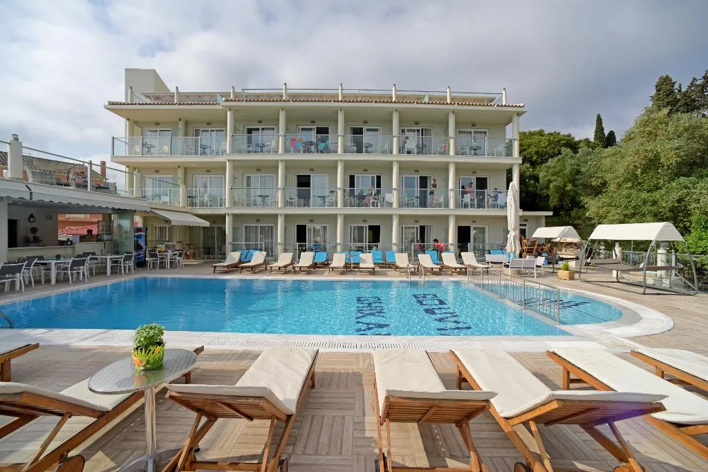 Pool, Palapart Gikas Suites And Studios, Corfu