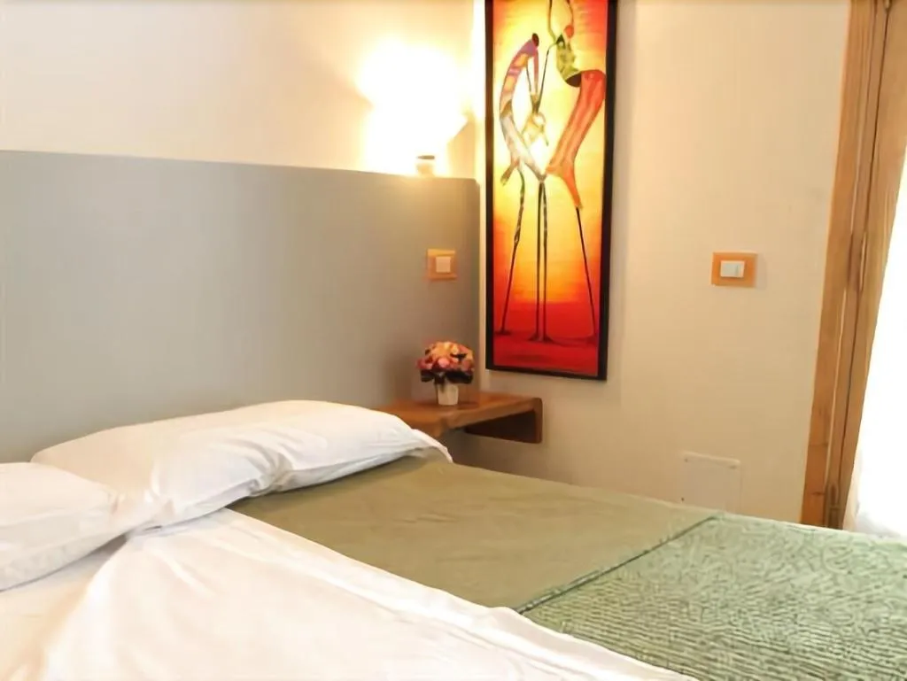 Room, Le Due Sirene, Naples