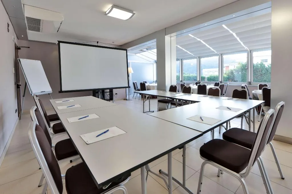 Conferences, Suites & Residence Hotel, Naples