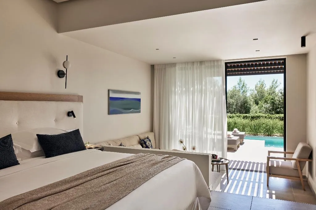JUNIOR SUITE WITH PRIVATE POOL Room, Celestial All Suites, Kefallinia