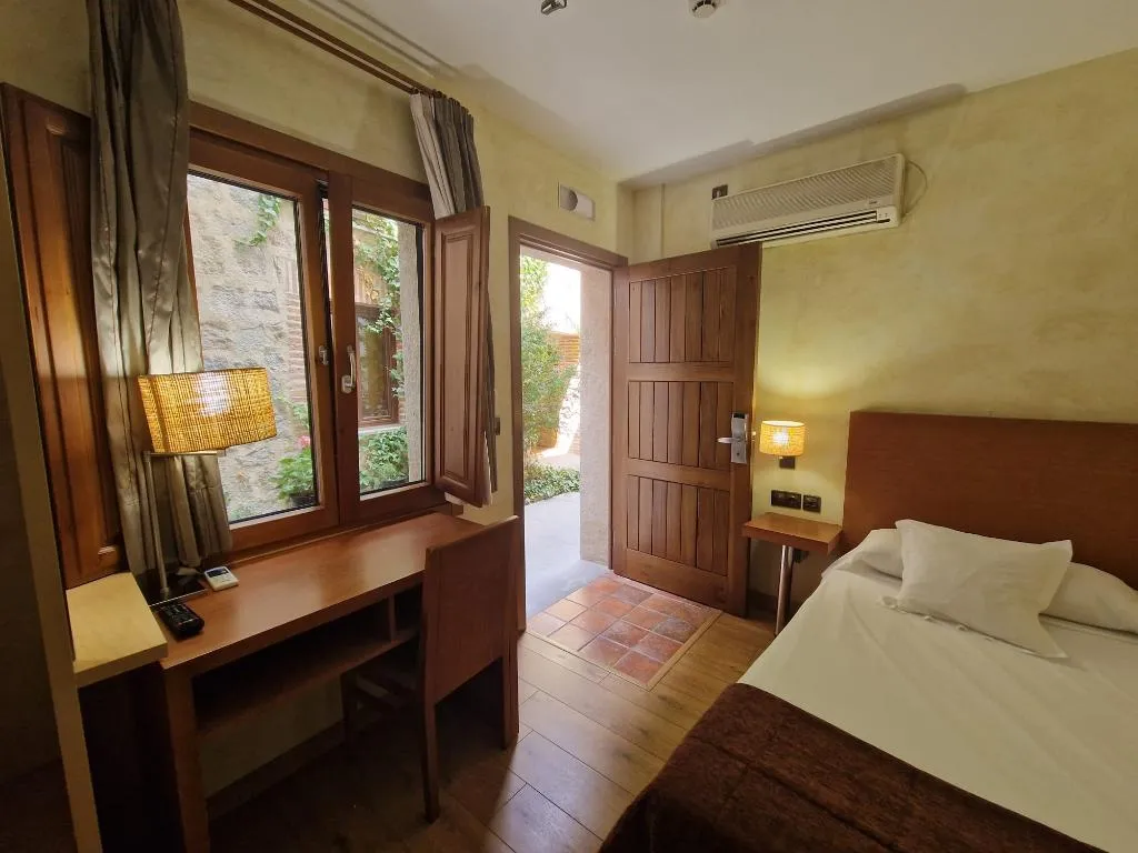 SINGLE STANDARD Room, Las Leyendas, Madrid
