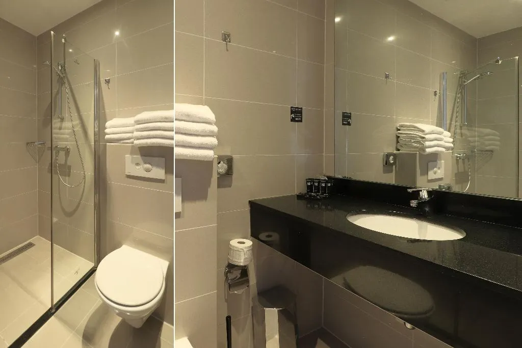 QUADRUPLE STANDARD Room, Hotel Van Gogh, Amsterdam