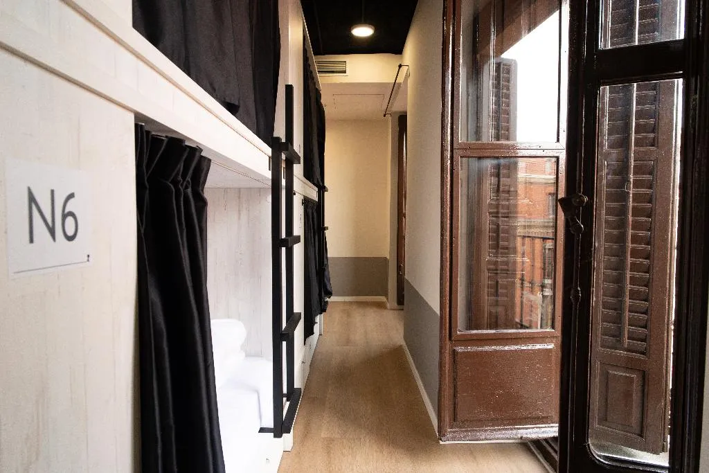 BUNGALOW BUNK BED Room, Adventure Hostel Madrid, Madrid