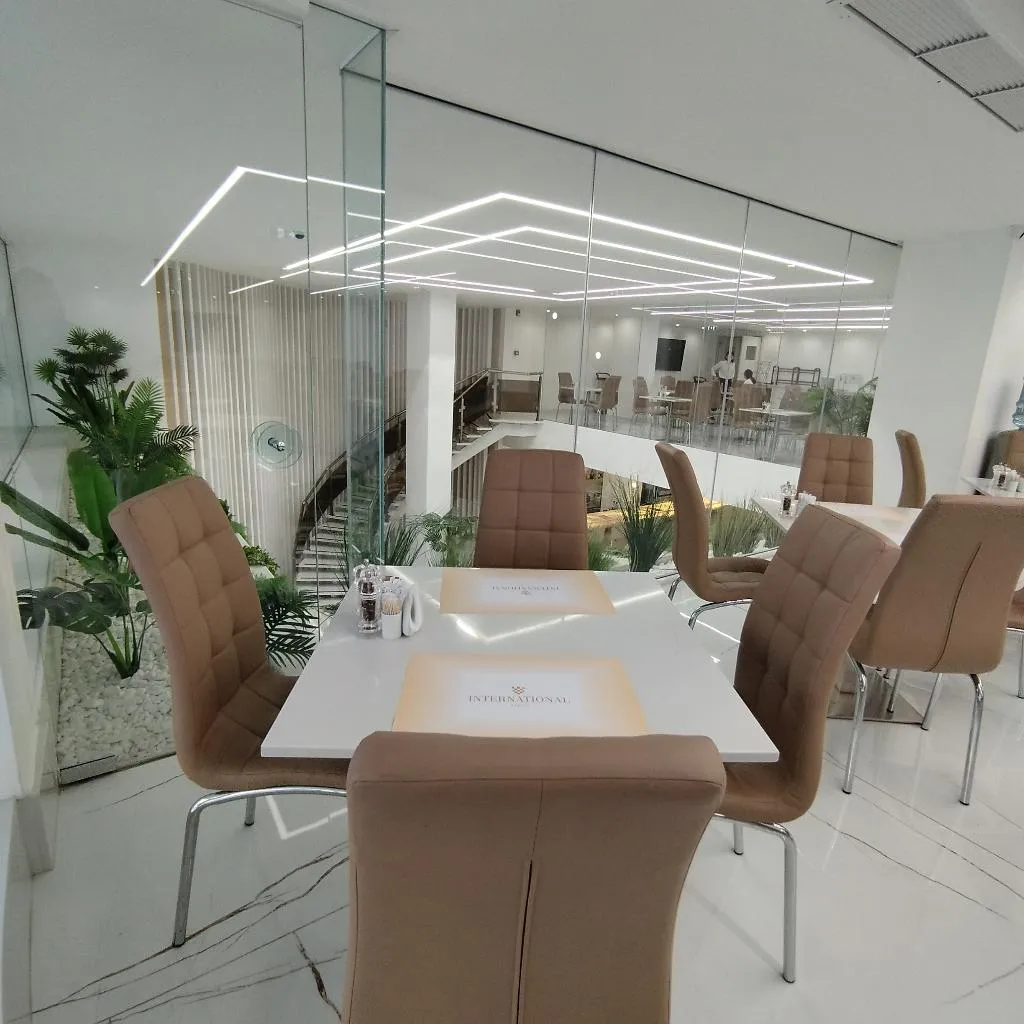 Restaurant, International Atene, Athens