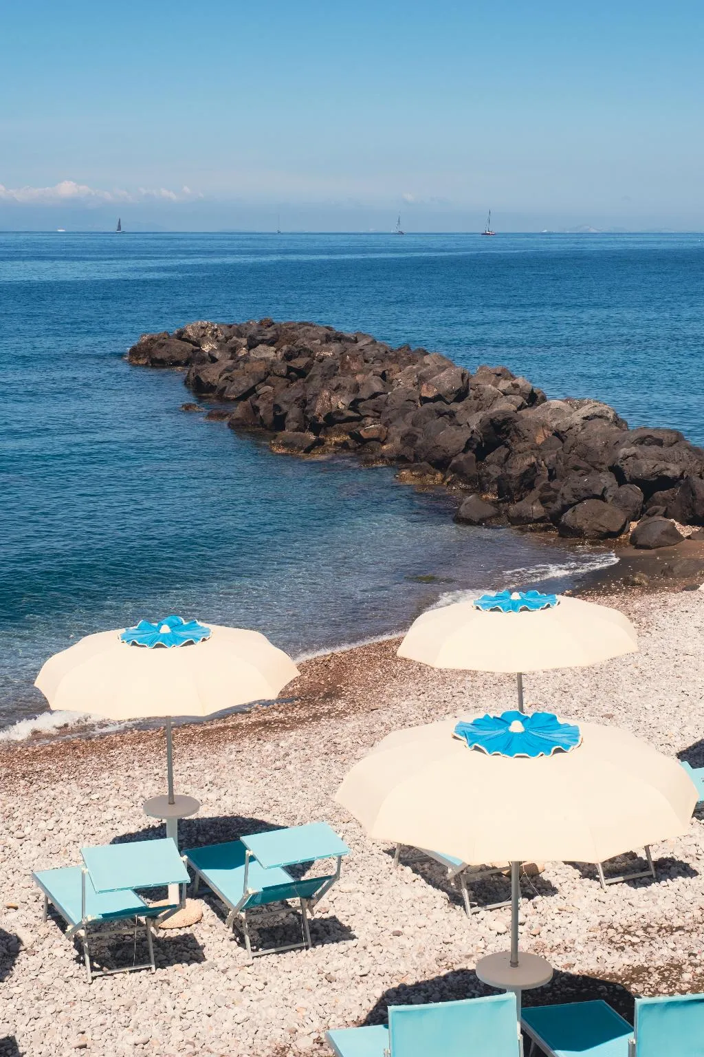 Beach, Alimuri Bay Resort, Naples