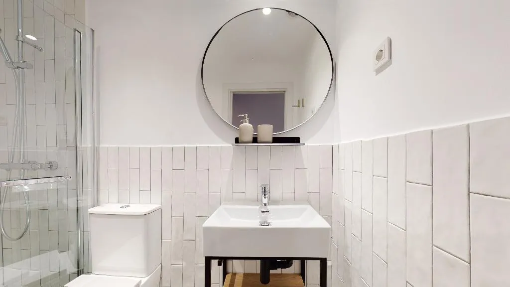 SINGLE BASIC Room, Ola Living Hostal Tetuan, Madrid