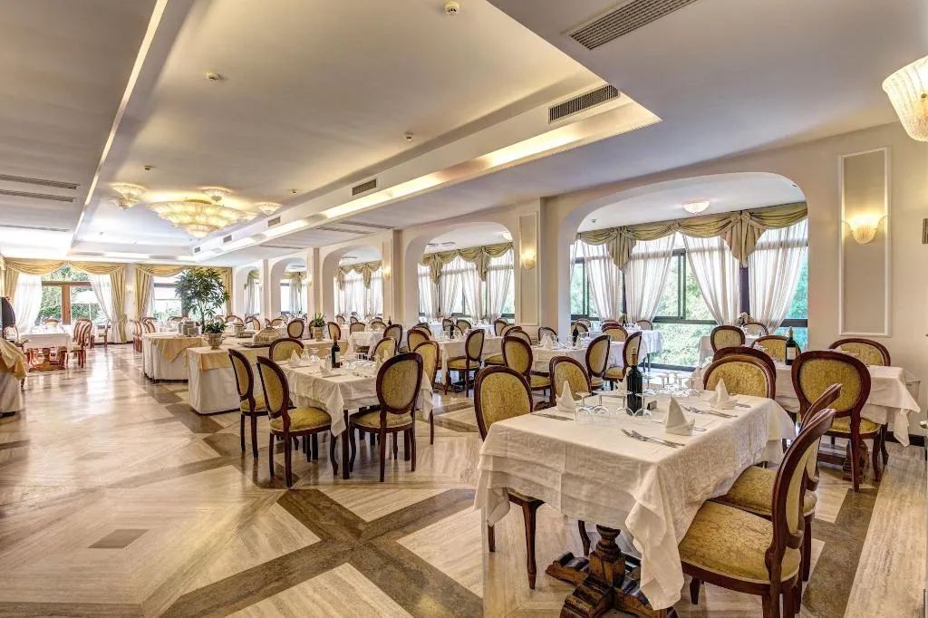 Restaurant, Grand Hotel Hermitage & Villa Romita, Naples