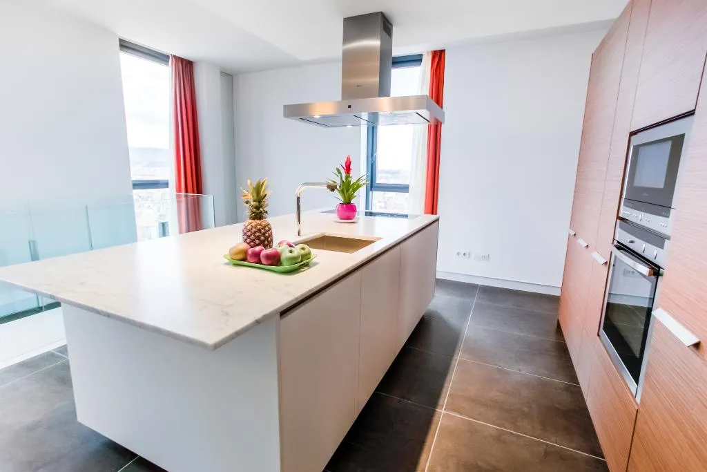 APARTMENT CAPACITY 6 THREE BEDROOM Room, Cosmo Apartments Sants, Barcelona