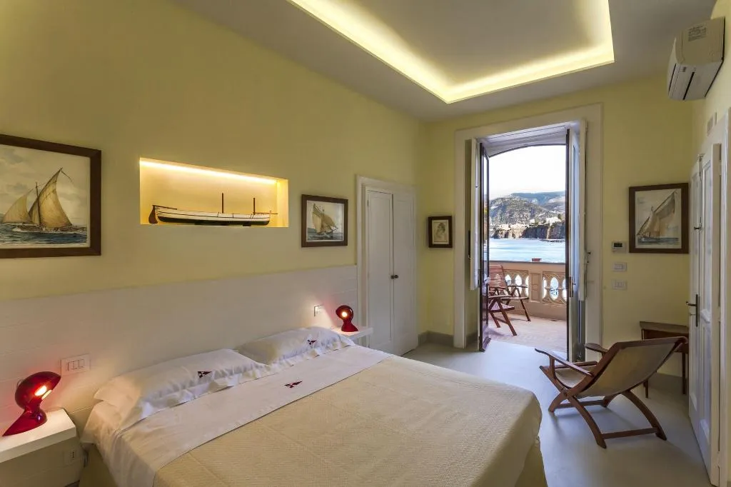 General view, Yacht Club Capo Cervo Suites, Naples