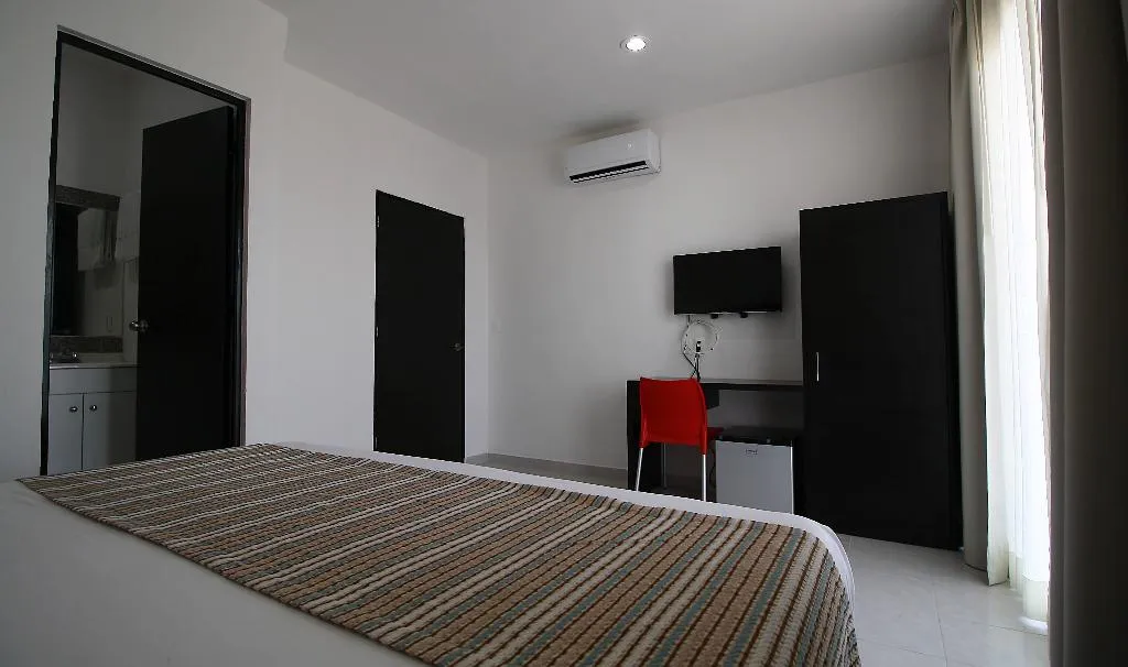 DOUBLE SUPERIOR WITH BALCONY Room, Select Inn Quinta Playa del Carmen, Playa Del Carmen